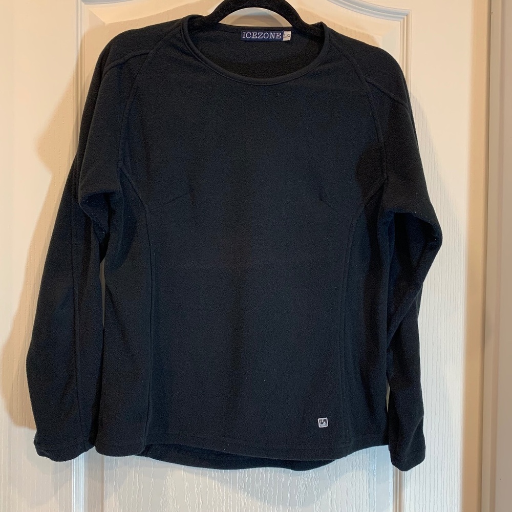 Icezone – Women’s Black Fleece Top‎